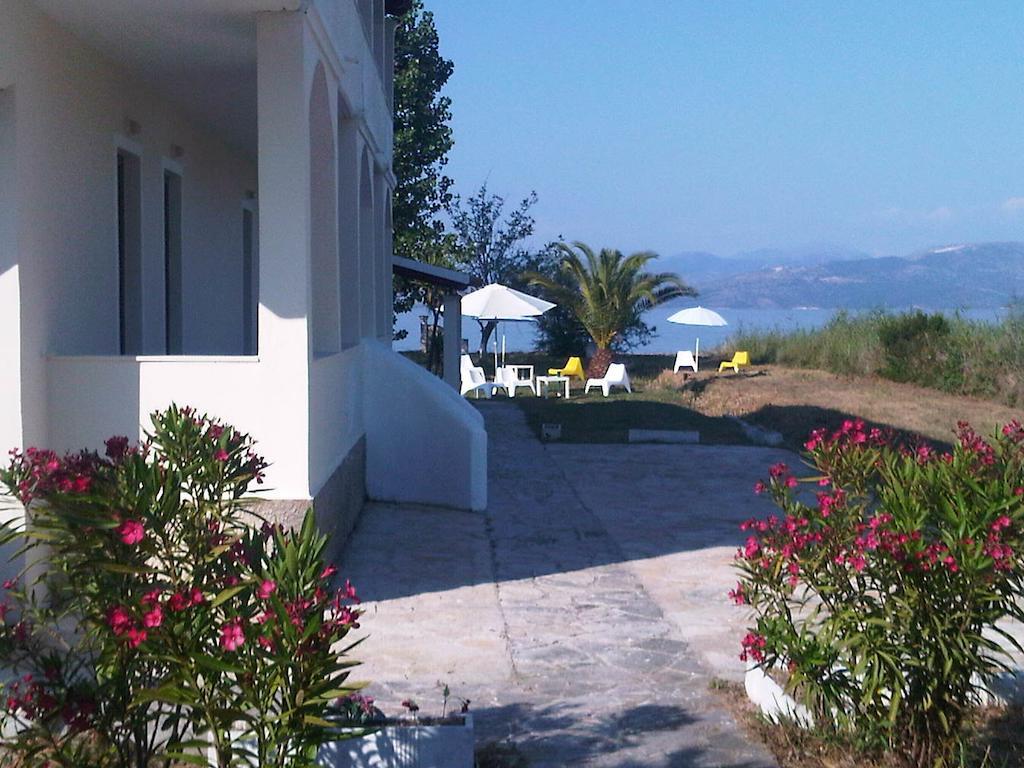 Virginia'S Beachfront Apartments Kávos Camera foto