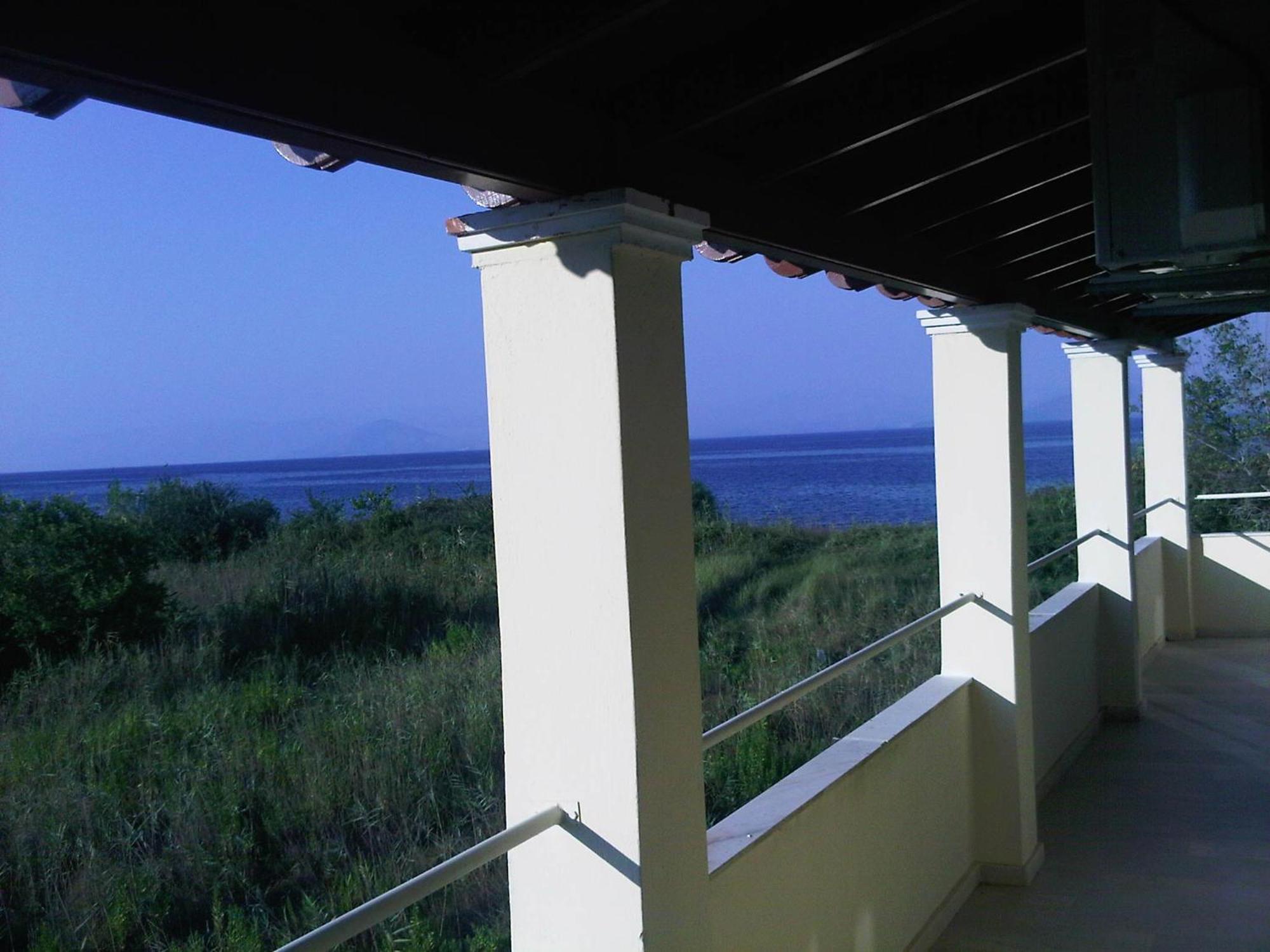Virginia'S Beachfront Apartments Kávos Esterno foto