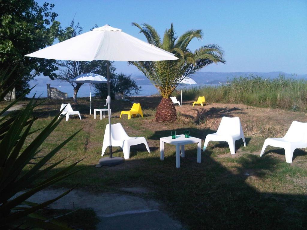 Virginia'S Beachfront Apartments Kávos Esterno foto