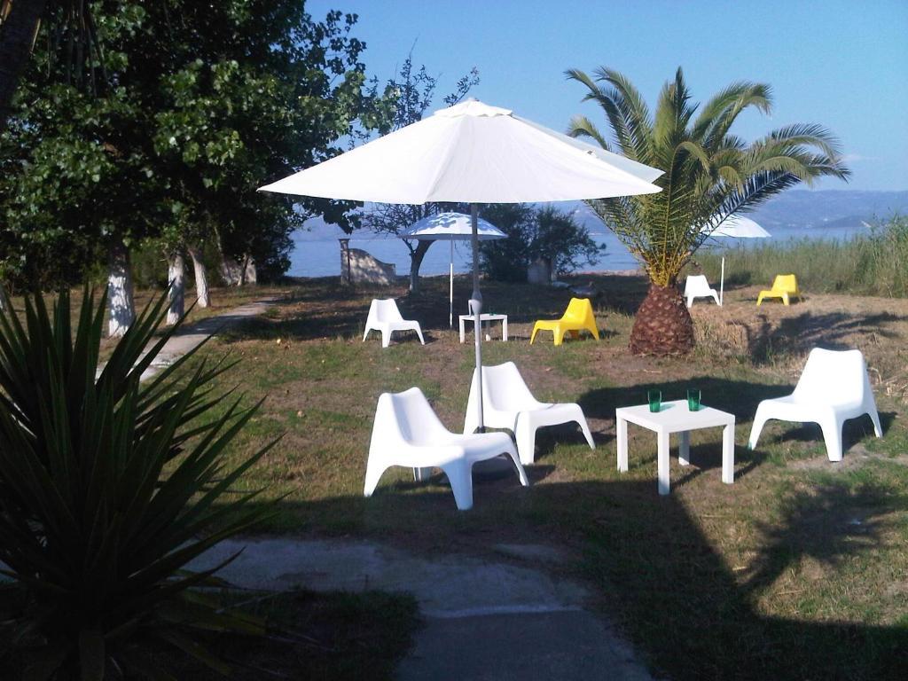 Virginia'S Beachfront Apartments Kávos Esterno foto