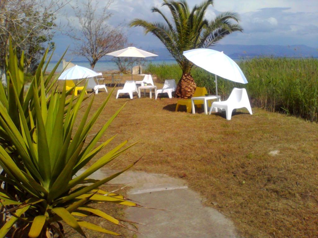 Virginia'S Beachfront Apartments Kávos Esterno foto