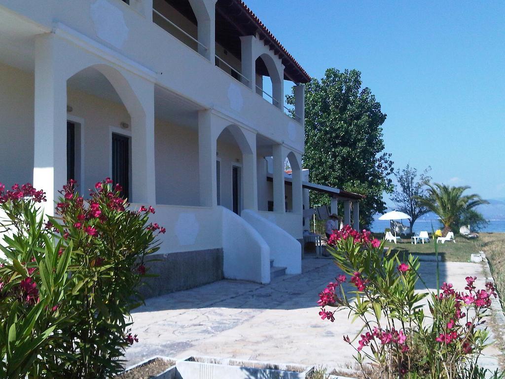 Virginia'S Beachfront Apartments Kávos Camera foto